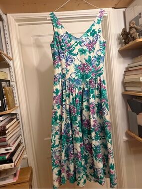 Vintage EXPO Floral V-Neck Midi Dress in Cream with Teal & Purple